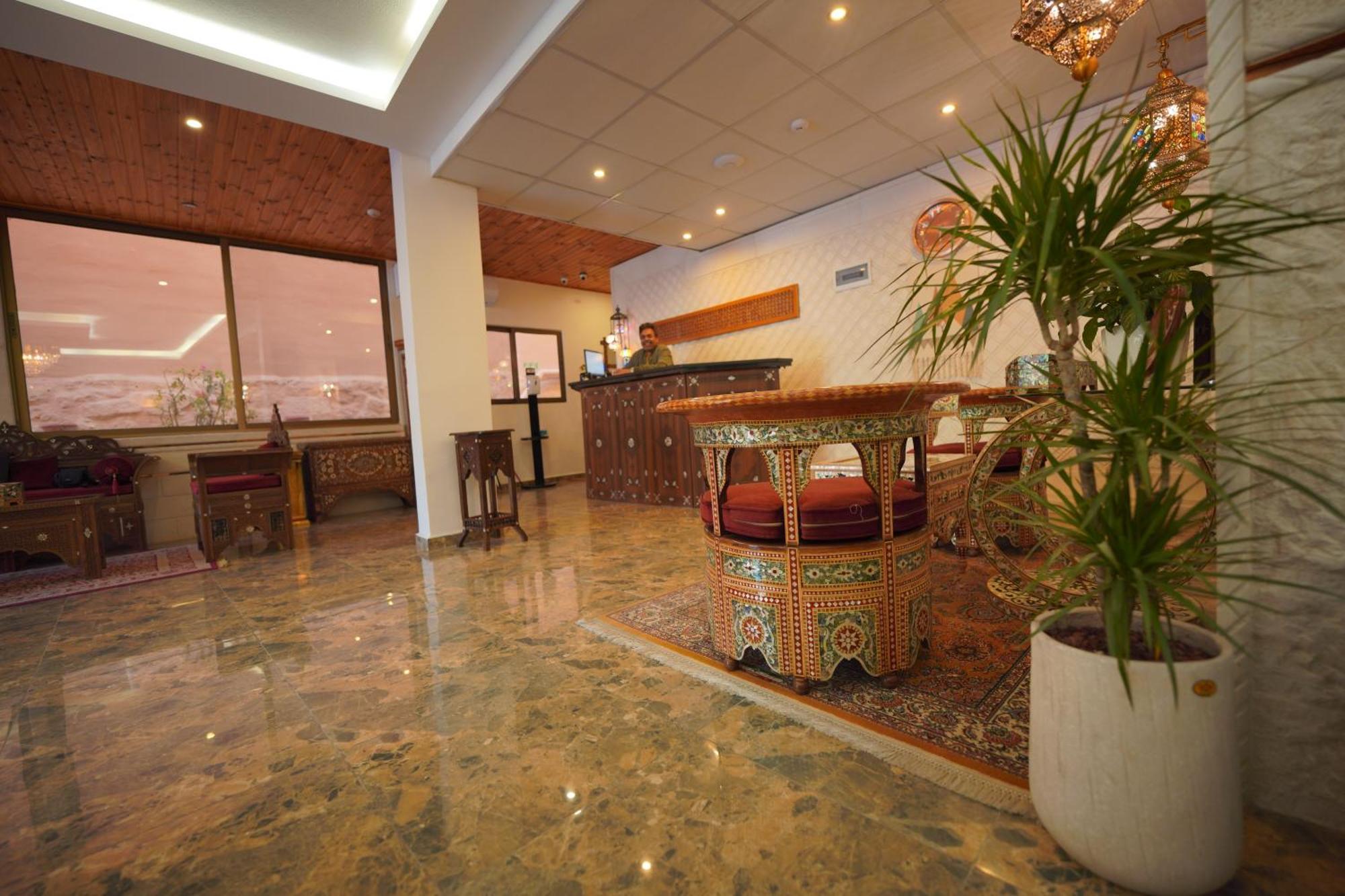 Petra Plaza Hotel Wadi Musa Exterior photo